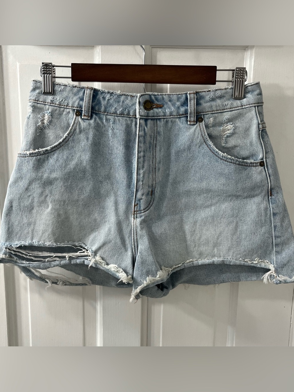 ROLLA'S Duster Shorts. Light Blue Bleach Washed. Women’s Size 28